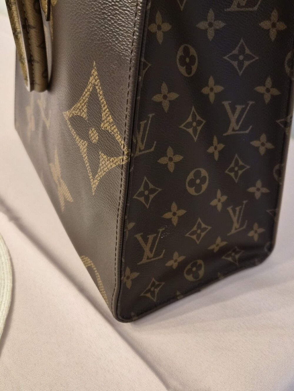 Louis Vuitton OnTheGo MM Giant Monogram Reverse Tote | COA - Microchipped - Picture 4 of 16